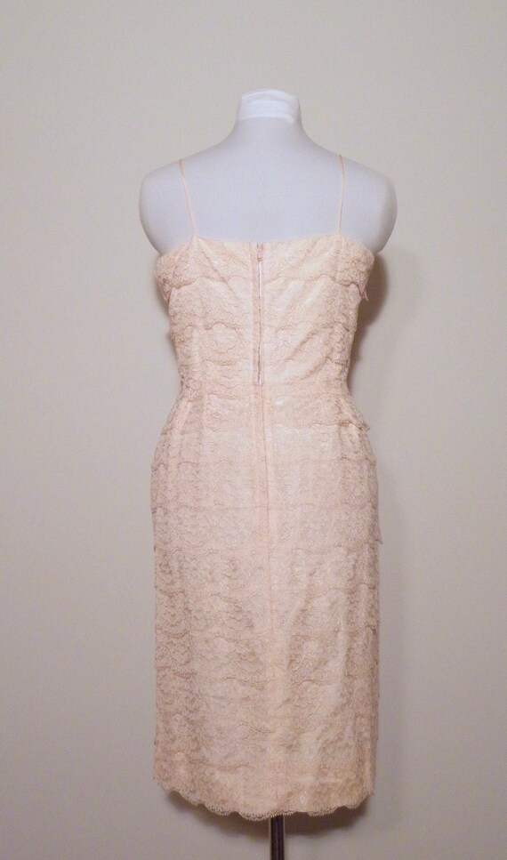 Vintage Champagne Scalloped Lace Dress - image 3