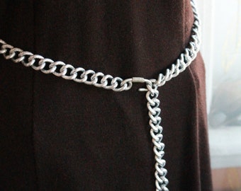 Plain, Silver tone Metal Link Belt 1980's