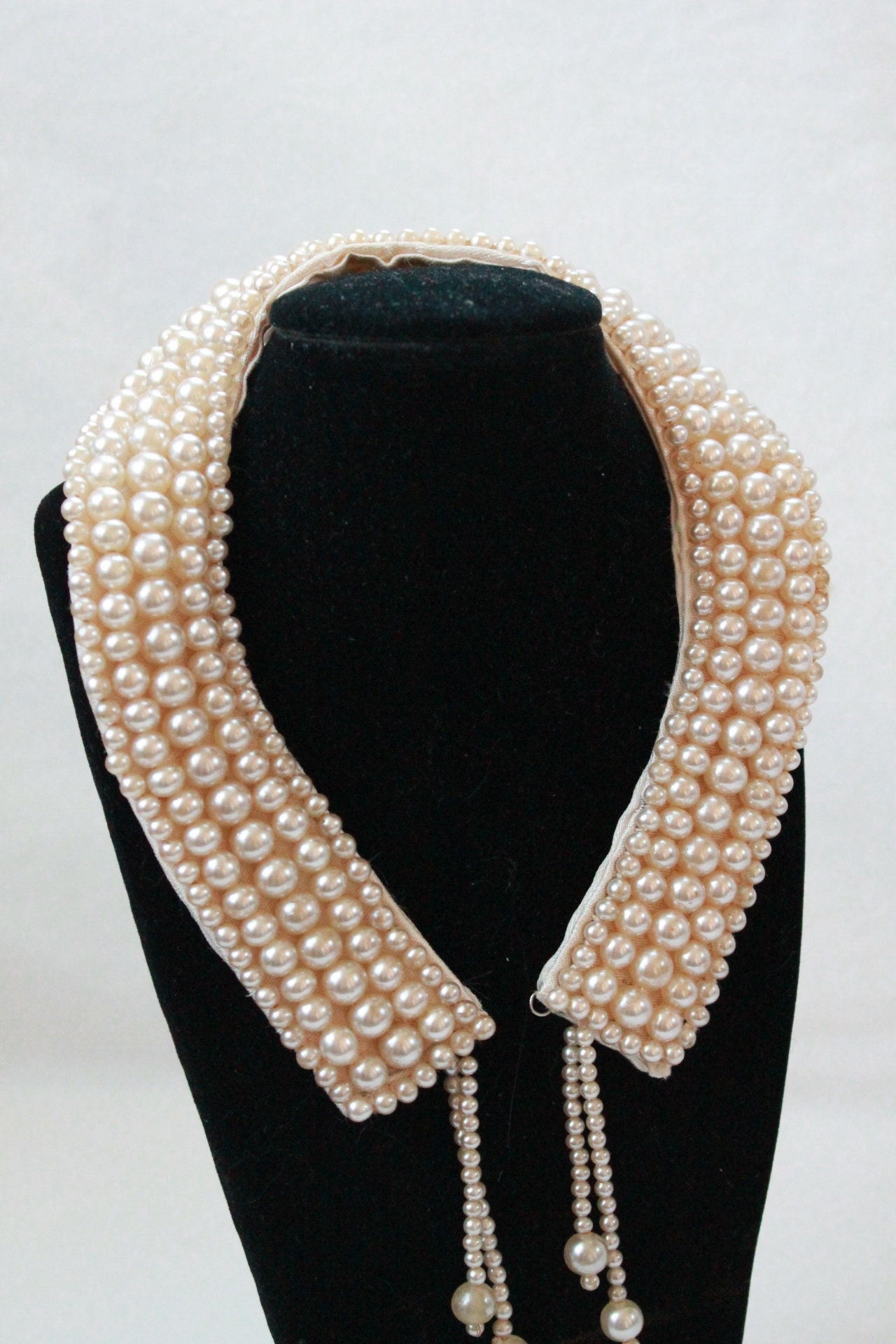 Beautiful Vintage Framed Faux Pearl Collar