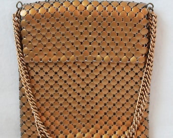 1950s  Gold Basket-weave Mesh envelope style Bag by Whiting Davis, Peach Satin Lining, Gold Chain