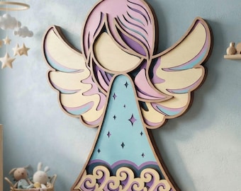 Könnte beinhalten: Ein mehrschichtiges Wandkunstobjekt aus Holz in Form eines Engels mit pastellrosa Haar, cremefarbenen Flügeln und einem hellblauen Kleid mit Sternausschnitten und einer wellenförmigen violetten Basis. Der Text DXF AI SVG DIGITAL FILE FOR LASER CUT ist sichtbar.