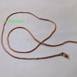 Handgjort halsband med ormkedja i ren koppar
