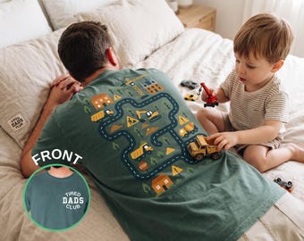 Camiseta Comfort Colors® Tired Dads Club con estampado de pista de construcción en la espalda, divertida camiseta de regalo para papá, camiseta interactiva de carretera de coches para niños, Día del Padre.