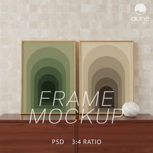 Maqueta PSD de 2 marcos dorados verticales / Maqueta de póster doble con relación de aspecto 3:4 / Efecto de reflejo