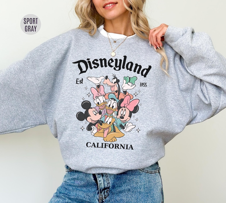 Retro Disneyland Mickey and Friends Sweatshirt, Disneyland Est 1955 Graphic Tee, Vintage Disney Vacation Shirt, Disney Characters Shirt Gift Bild 1
