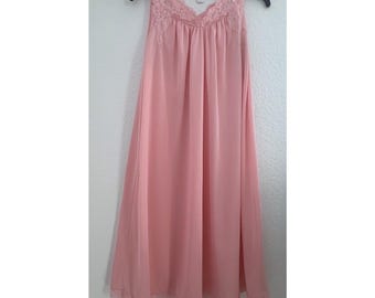 Vintage Shadowline Petite Coral Pink Lace Trim Nylon Nightgown Made in USA Sz M?