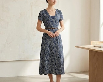 Oyster and Snail Babydoll Modest Clean Girl blauwe midi-jurk met fijne bloemen, maat XS