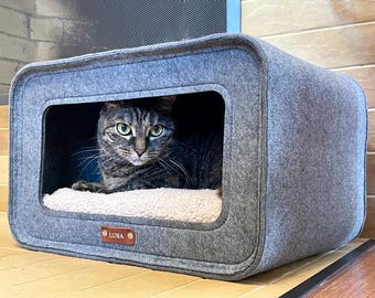 Felt Cat Cave: Personalized Pet Bed with Soft Cushion
