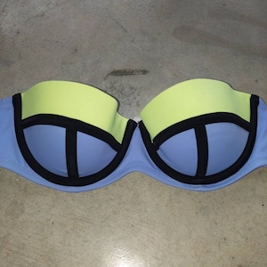 Gorgeous Victoria&#39;s Secret Bandeau Color Block Bikini Top 32B The Flirt Periwinkle Chartreuse Black