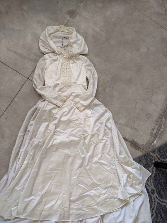 VTG Beaded Wedding Dress Size S Minimalist Hooded… - image 2
