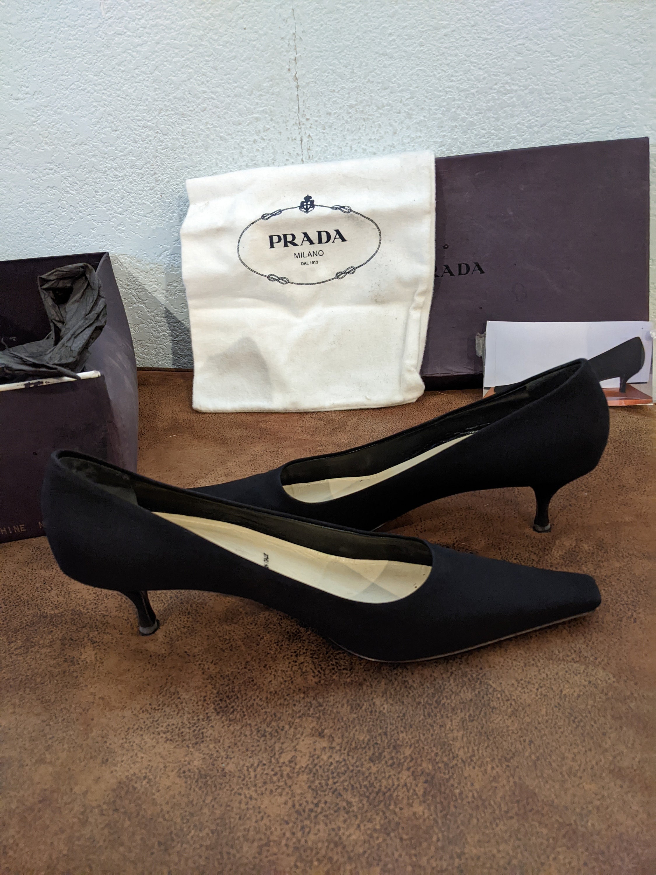 Vintage Prada Milano Italy Gorgeous Black Kitten Heels Pumps Size