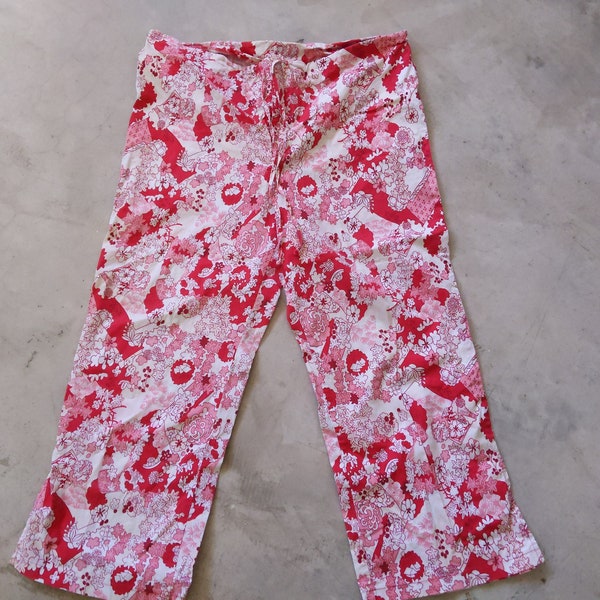 Cute Floral Capris Crop Pants 11 12 Cotton Drawstring Zipper Darts Nice Fit Hawaiian Tropical Summer Pink Red White Toile Bright pretty