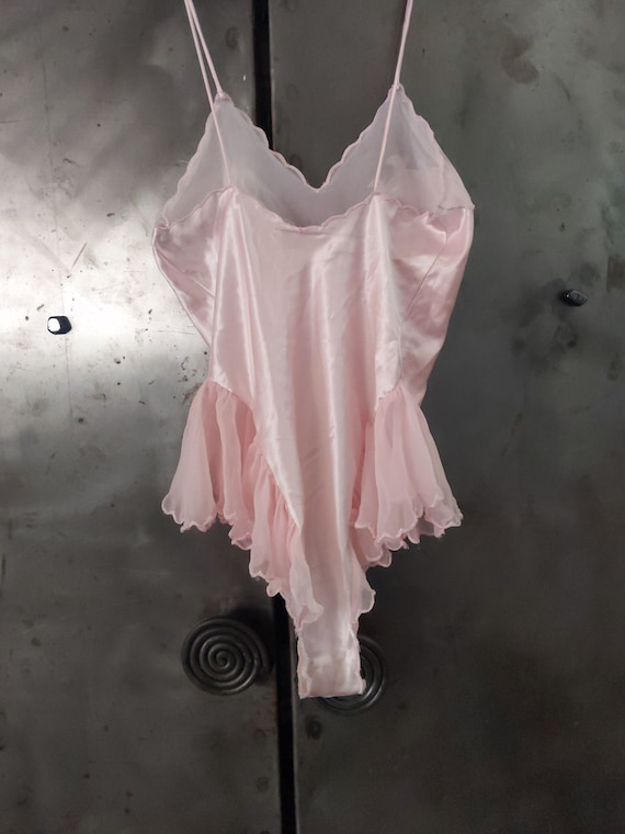 VTG Victoria's Secret Teddy Size P Romantic Pink Satin Lace Snap
