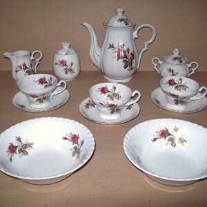 Vtg Tea Pot Set ROYAL ROSE Fine China Rare Service Cups Plates Bowls Cream Sugar Japan
