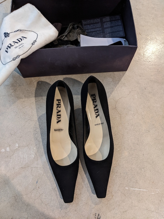Vintage Prada Milano Italy Gorgeous Black Kitten Heels Pumps
