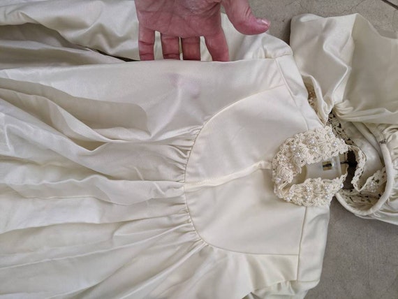 VTG Beaded Wedding Dress Size S Minimalist Hooded… - image 10