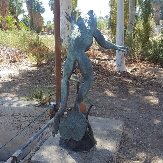 Stone Lucia Pond Spitter Statue with 2 Vases Water Spitters Garden