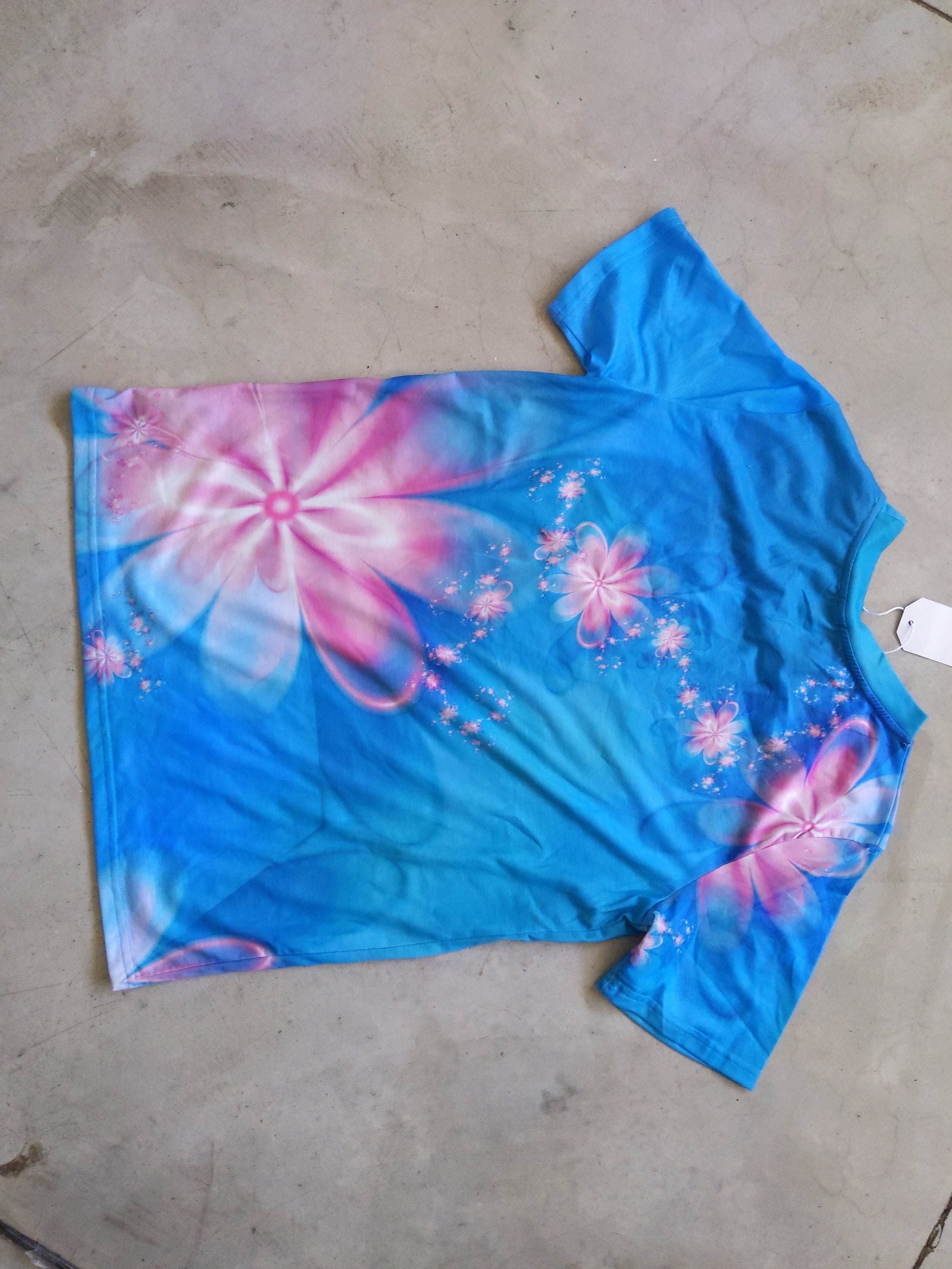 NWT Ethically Made Recycled Fabric T-shirt Size S Floral NWT Ethically Made Recycled Fabric T-shirt Size S Floral