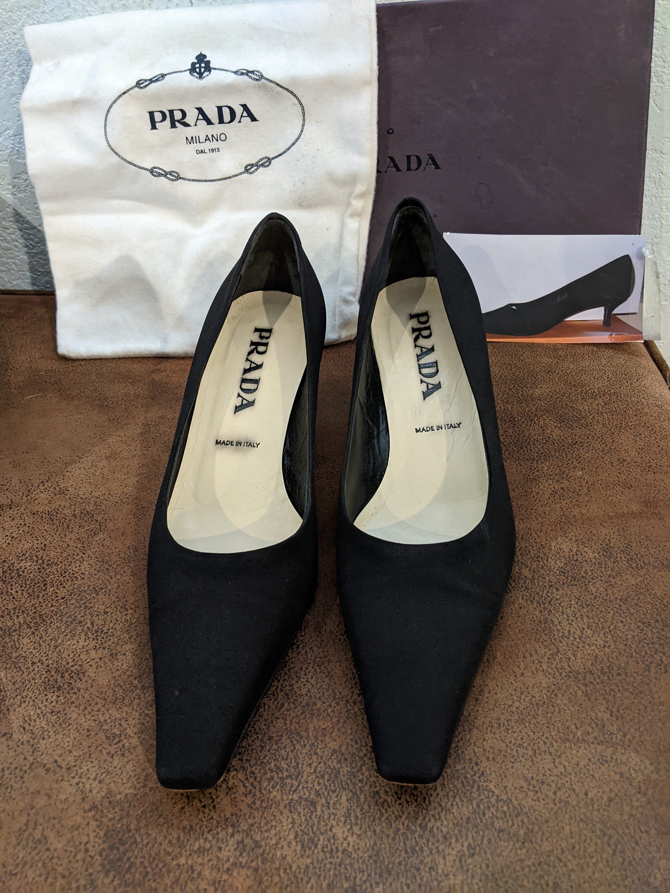 Vintage Prada Milano Italy Gorgeous Black Kitten Heels Pumps
