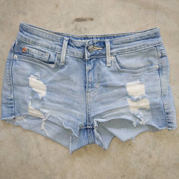 Levi's Short Shorts Burn out Shred Cut Offs Denizen Shortie by Levis Size 1 Waist 26 inches Light Blue Jean Fade Stretch Pockets Retro