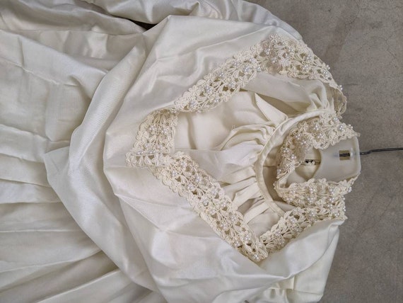 VTG Beaded Wedding Dress Size S Minimalist Hooded… - image 7