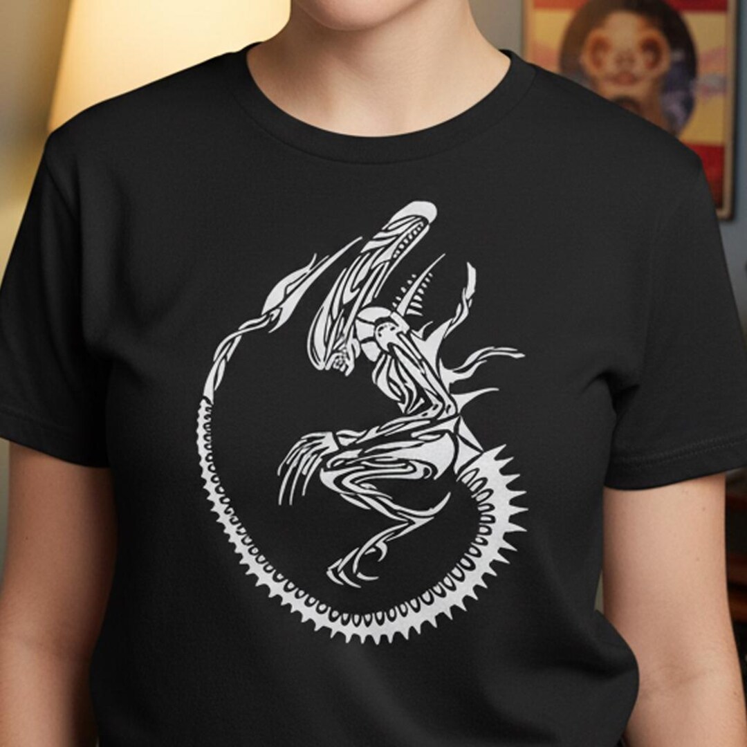 Alien Earth Xenomorph T-shirt - Sci-fi Horror Graphic Tee, Dark Gothic ...