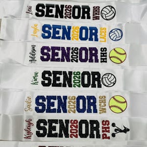 Senior Sash! Comes in white or black - Personalized and Custom with name, sport, and year. Great for Senior Night. afbeelding 9