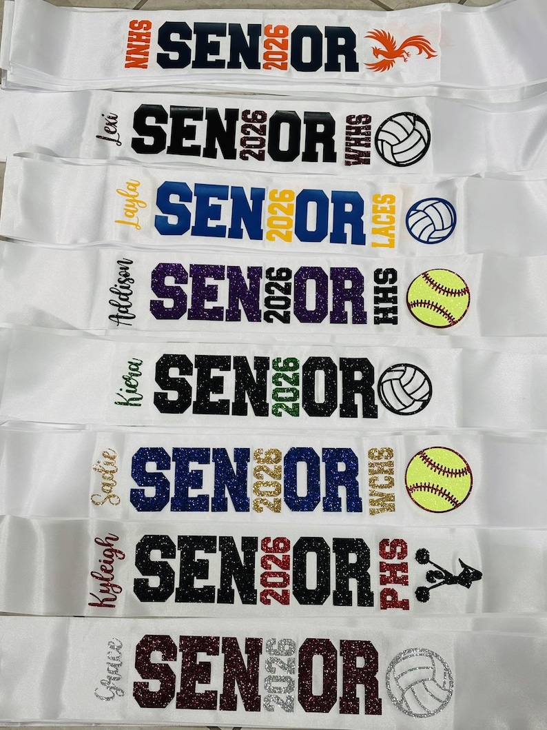 Senior Sash! Comes in white or black - Personalized and Custom with name, sport, and year. Great for Senior Night. afbeelding 9