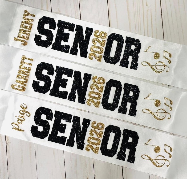 Senior Sash! Comes in white or black - Personalized and Custom with name, sport, and year. Great for Senior Night. afbeelding 8