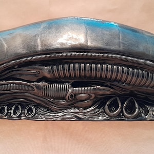Alien Xenomorph Long Head Sculpture.