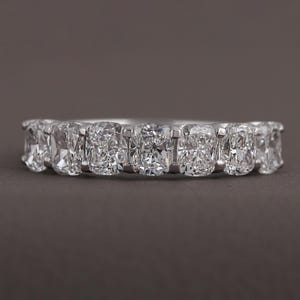 Längliches Kissen Lab-Grown Diamant halbes Eternity Band, 14K Weißgold