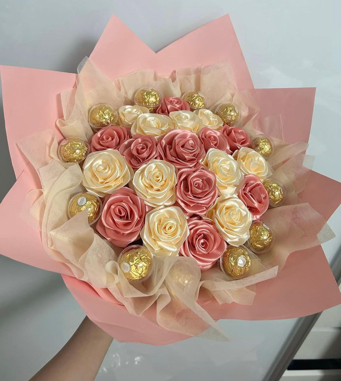 花束・アレンジメント Pink Rose Bouquet ETERNAL Pearl Gift Customizable Eternal Flower Bouquet: Glitter, Chocolates & Diamond