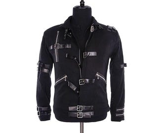 Männer Schwarz Gothic Punk Rock MJ Schnallen Jacke | Inspiriert von der „Bad“ -Ära mit auffälliger Jacke mit Riemendetails