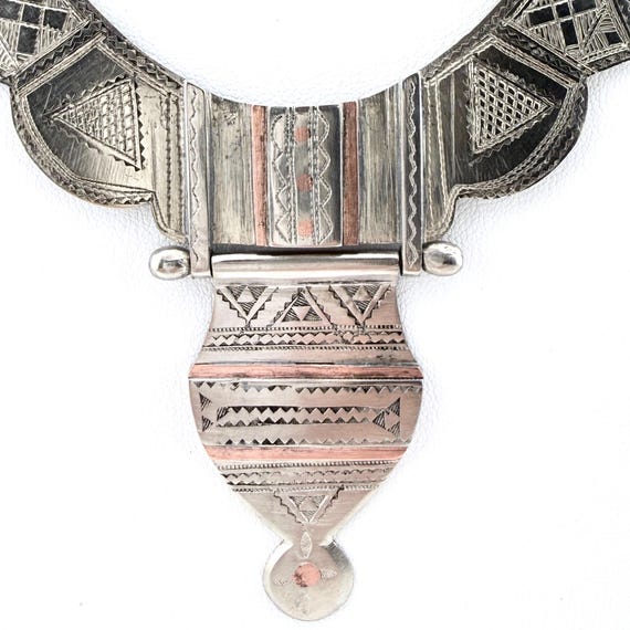 Vintage Handworked Silver Statement Necklace — No… - image 4