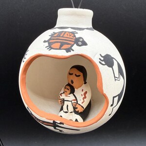 Vintage Aloma NM Pottery Ornament Native American Storyteller Mother Child