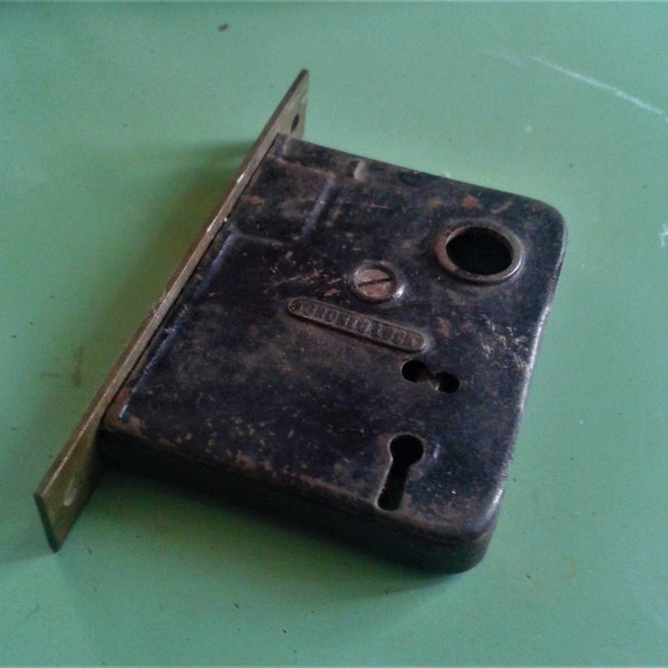 old door lock, vintage mortise lock, antique door hardware, free shipping in Canada and the United States,  Toronto Lock