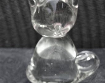 glass cat figurine, kitty paperweight, free shipping in Canada and the United States