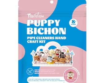 以下が含まれることがあります： ピンクと青色のパッケージで、パイプクリーナーで作るビションフリーゼの子犬のクラフトキットです。「Puppy Bichon」と「Pipe Cleaners Hand Craft Kit」と書かれています。「8歳以上」と「完成サイズ：8cm x 7cm」も記載されています。