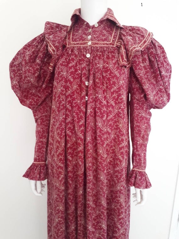 Antique Victorian 1890's Burgandy Paisley Calico W