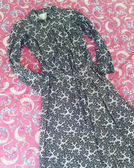 Antique 1890 Victorian Calico Cotton Wrapper Work