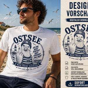Puede incluir: Camiseta blanca con un gráfico azul marino que presenta una gaviota con gorro de marinero y camisa a rayas, mostrando el dedo medio. El texto dice "OSTSEE" y "Meer macht glücklich". Un faro y gaviotas también están en el diseño.