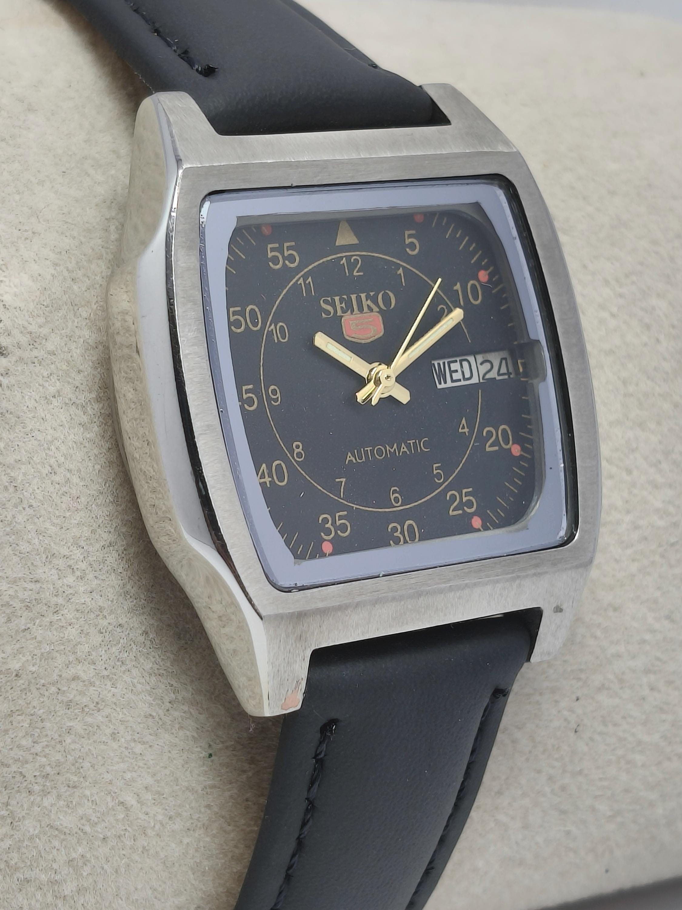 ヴィンテージ セイコー5 自動巻き腕時計：ブラック文字盤、デイ/デイト