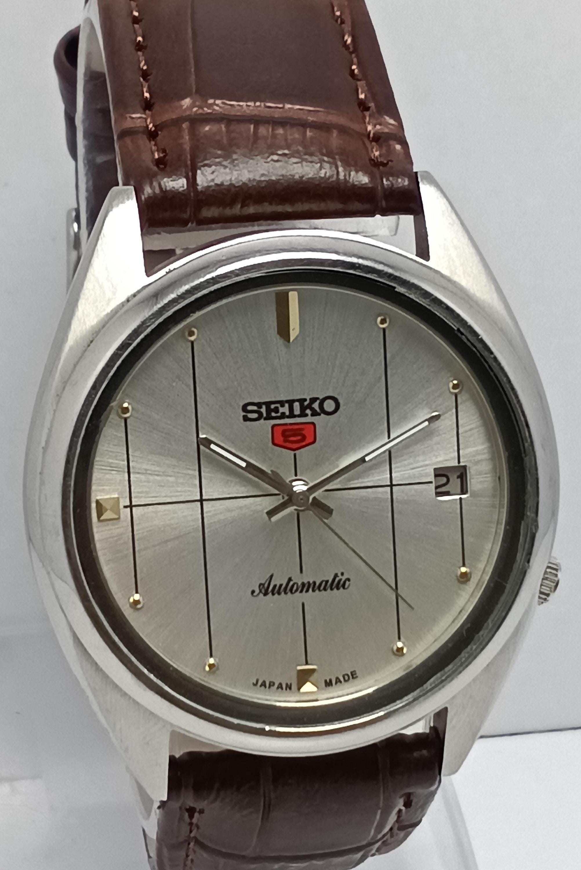 ヴィンテージ セイコー5 自動巻き腕時計：シルバー文字盤、日付表示