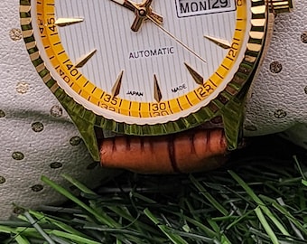 Odnowiony zegarek naręczny Seiko 5 z białą tarczą, 36 mm, wyprodukowany w Japonii