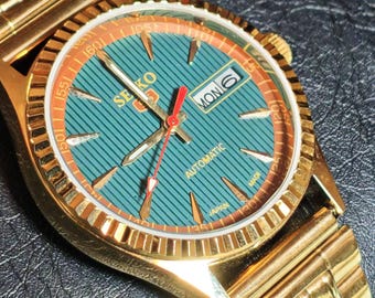 Seiko 5 Green dial Automatic Watch: Vintage Japan Made, Men Day/Date