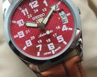 Seiko 5 Red dial Automatic Watch: Vintage Japan Made, Men's Date watch