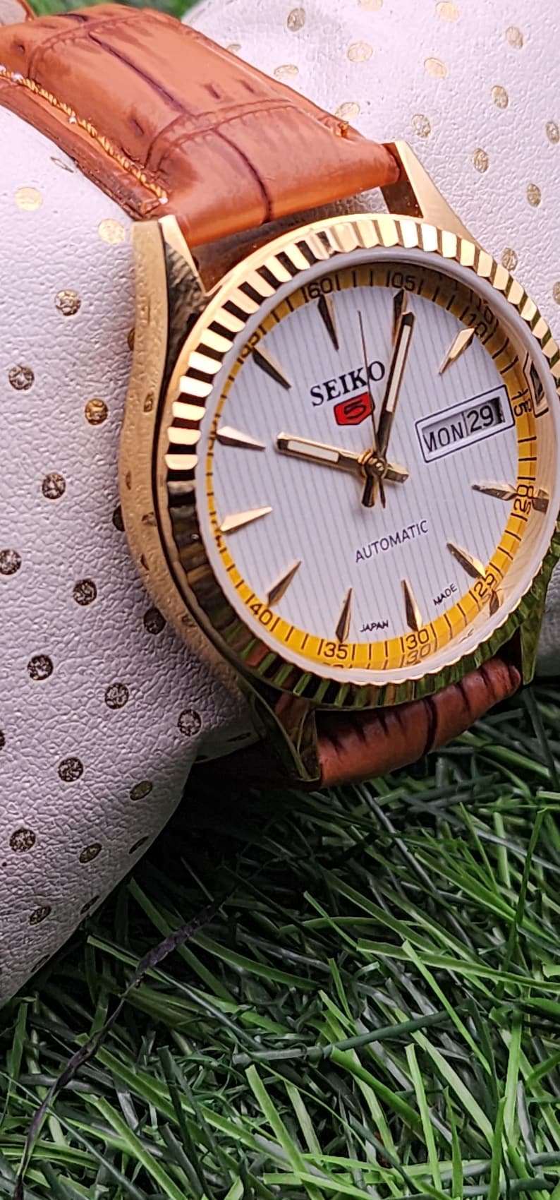 Vintage refurbished Seiko 5 White Dial: Refurbished wrist watch, 36 mm, Japan Made image 7