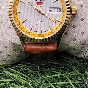 Vintage refurbished Seiko 5 White Dial: Refurbished wrist watch, 36 mm, Japan Made image 10