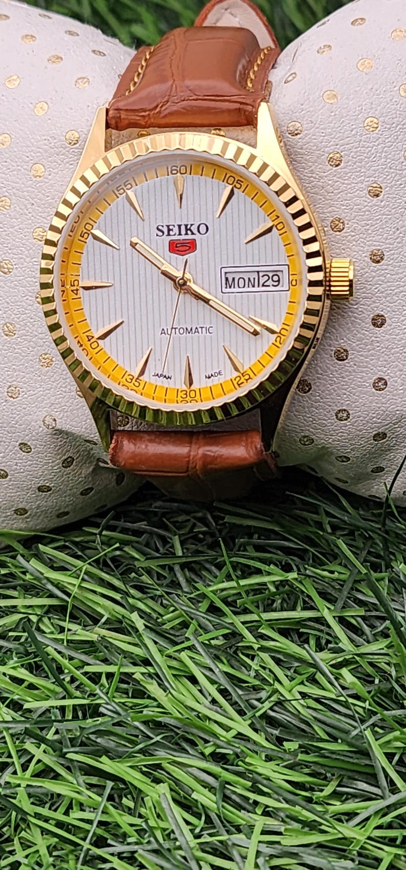 Vintage refurbished Seiko 5 White Dial: Refurbished wrist watch, 36 mm, Japan Made image 10
