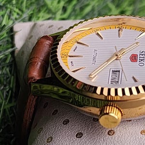 Vintage refurbished Seiko 5 White Dial: Refurbished wrist watch, 36 mm, Japan Made image 8